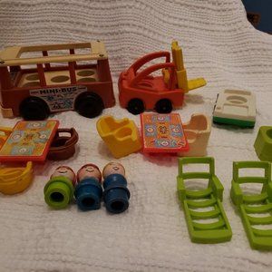 Vintage Fisher Price 1969 17 Piece Lot. Mini Bus,Forklift,tables and chairs,tub